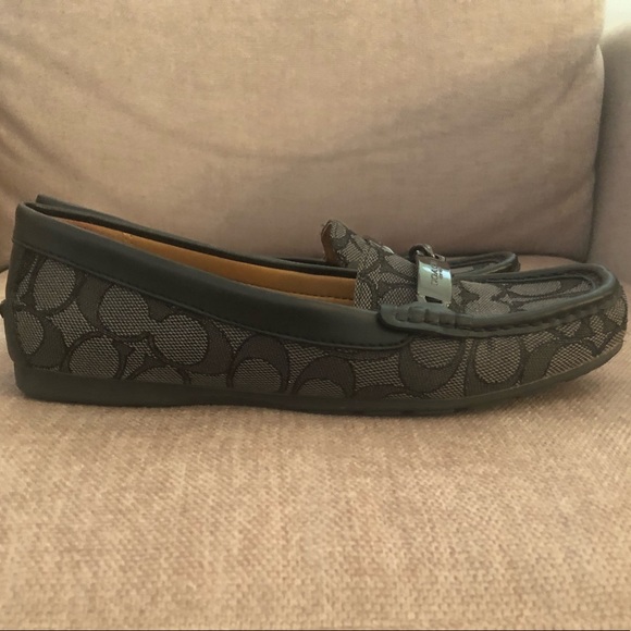 Coach Shoes - Coach Olive Signature Loafer Size 6